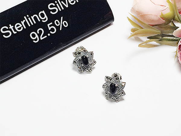Người MỆNH THỦY chọn trang sức màu gì để mang lại may mắn