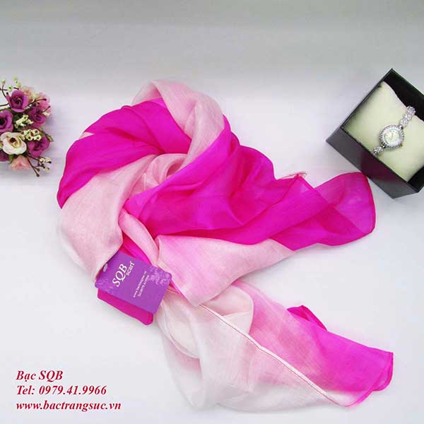 Khăn lụa hồng cánh sen