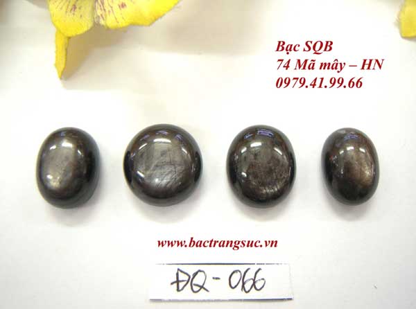  Đá Saphire Đen tự nhiên 