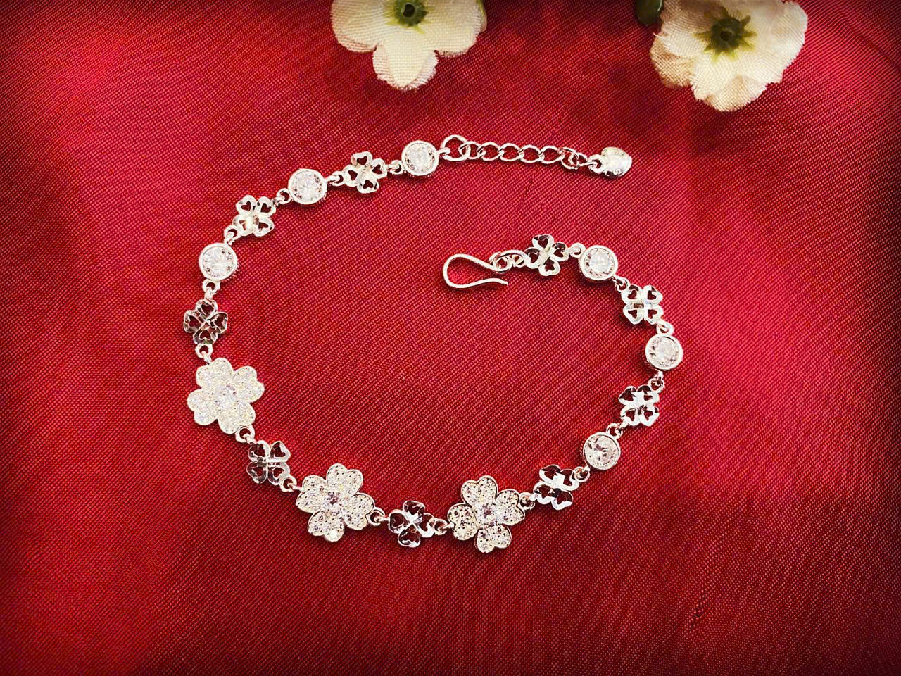 Lắc tay bạc gắn đá cubic sang trọng BRA-1559 Lắc tay bạc gắn đá cubic sang trọng BRA-1559