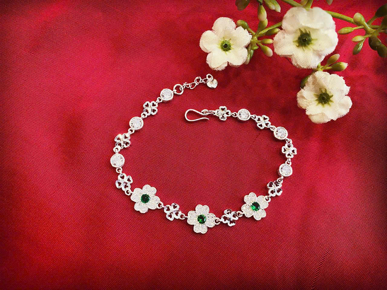 Lắc tay bạc gắn đá cubic sang trọng BRA-1558 Lắc tay bạc gắn đá cubic sang trọng BRA-1558